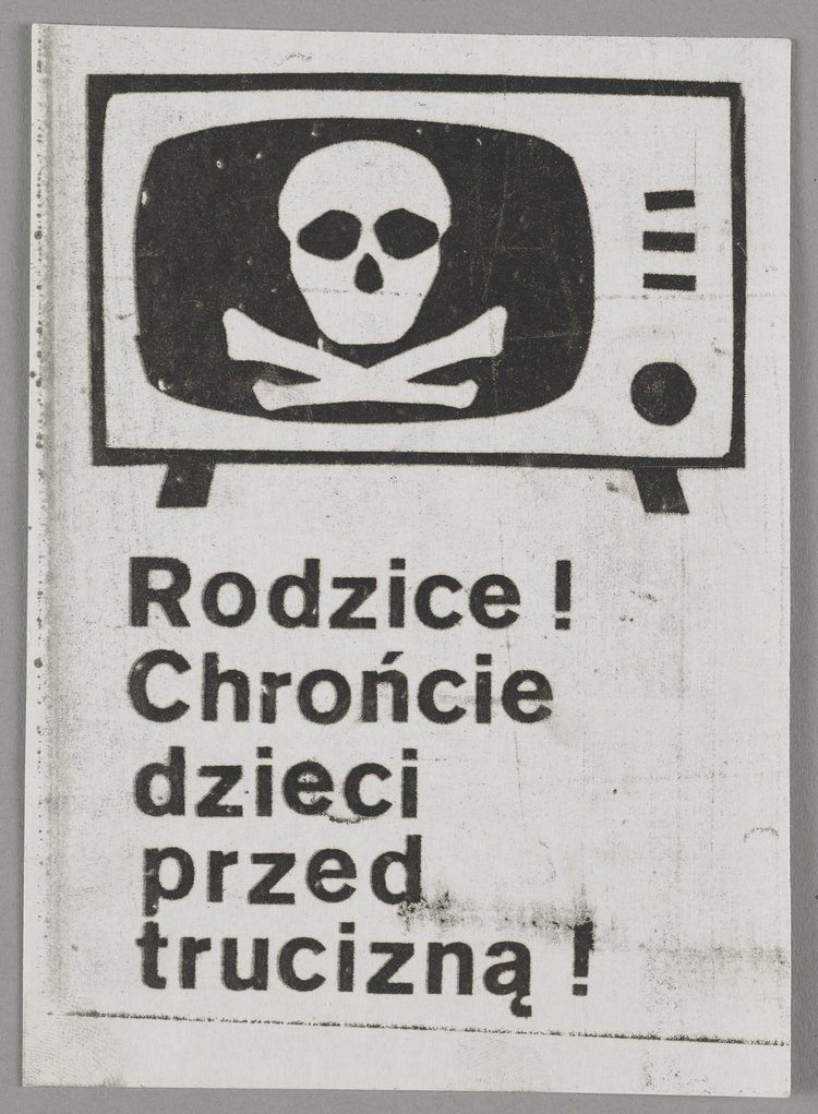 Ulotka satyryczna nawołująca rodziców aby chronili swoje dzieci przed "trucizną"- telewizją państwową