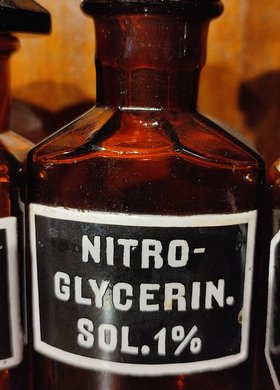 Butelka "NITRO- GLYCERIN. SOL. 1%"