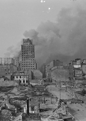 Panorama ruin zabudowy Śródmieścia przy ulicy Świętokrzyskiej