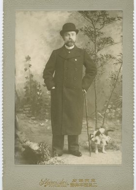 Portret Aleksandra Rutkowskiego z pieskiem