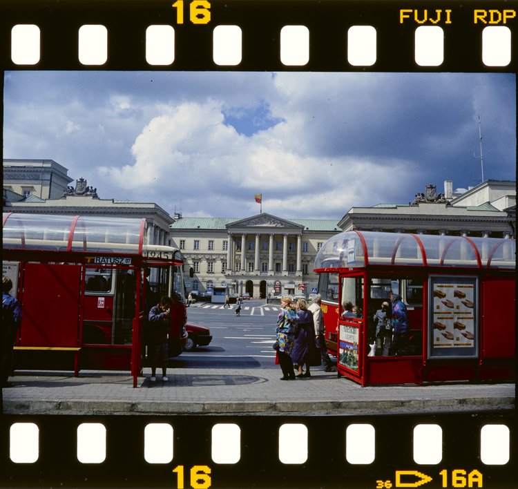 Urząd Miasta i przystanki na placu Bankowym