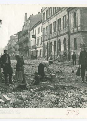 Ludność cywilna na ulicy Śliskiej