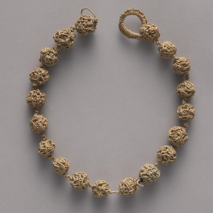 Naszyjnik ze sznurka Janiny Kulczyckiej-Bartosikowej - pamiątka z Pawiaka