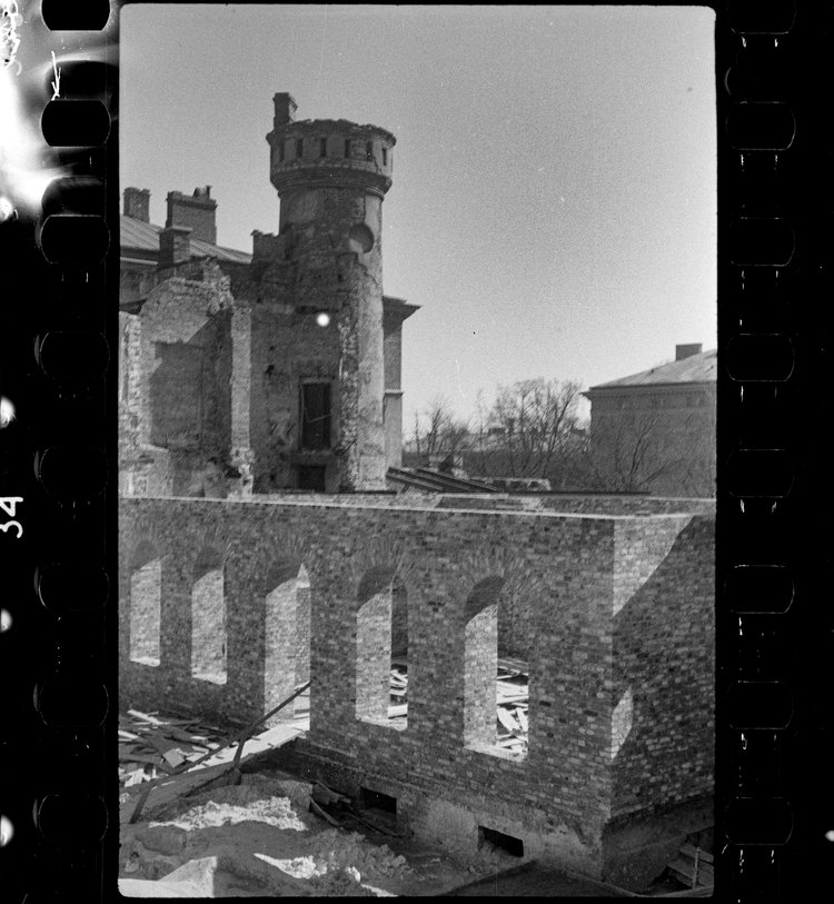 Odbudowa oficyny pałacu Uruskich