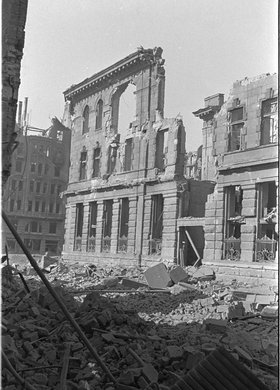 Ruiny gmachu Poczty Głównej