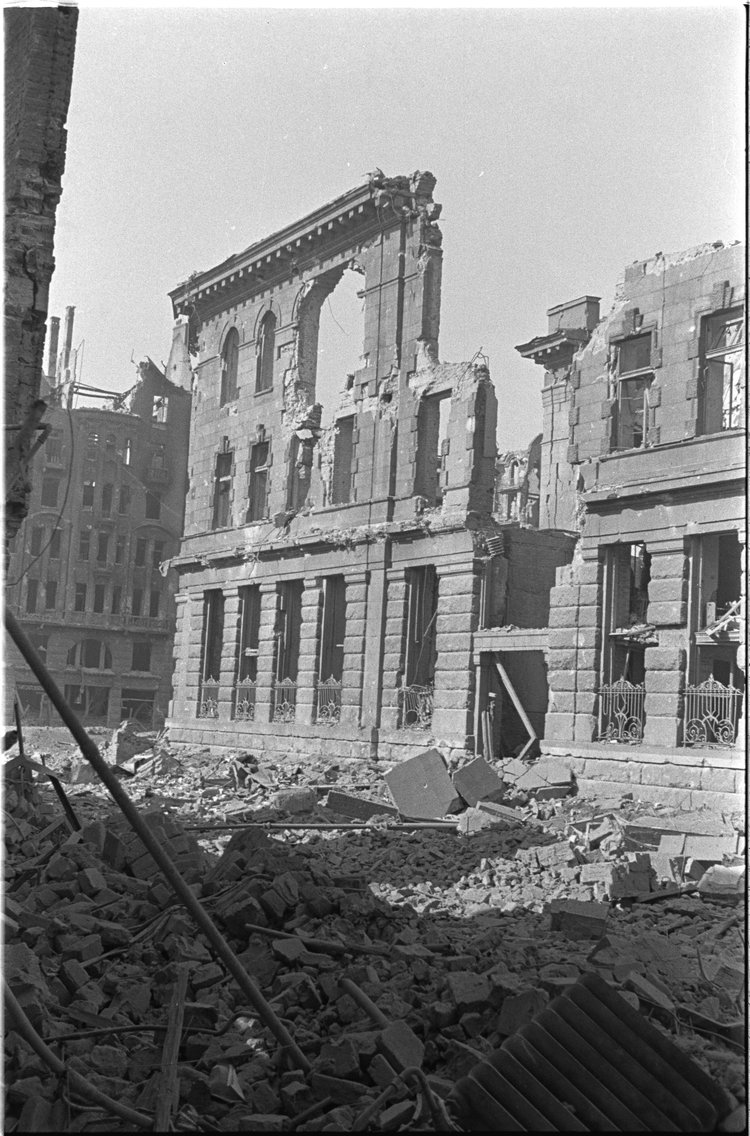 Ruiny gmachu Poczty Głównej