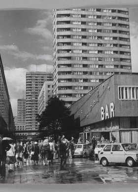 Śródmiejski Mall (currently Stefana “Wiecha” Wiecheckiego Mall) and Café Zodiak