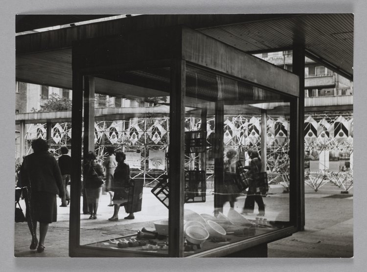 Śródmiejski Mall (currently Stefana “Wiecha” Wiecheckiego Mall) and an outdoor exhibition