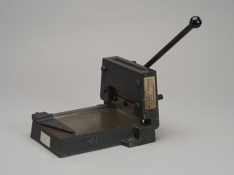 Krajarka do wierszy linotypowych