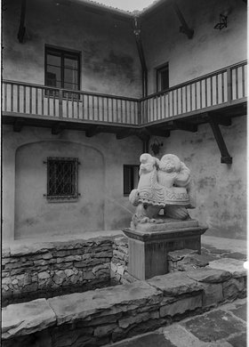 Dziedziniec Dziekanki przy Krakowskim Przedmieściu