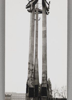 Kalendarzyk podręczny NSZZ "SOLIDARNOŚĆ" na rok 1984 z fotografią Pomnika Poległych Stoczniowców 1970 r. w Gdańsku