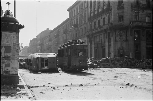 Unieruchomione tramwaje i barykada na ulicy Marszałkowskiej