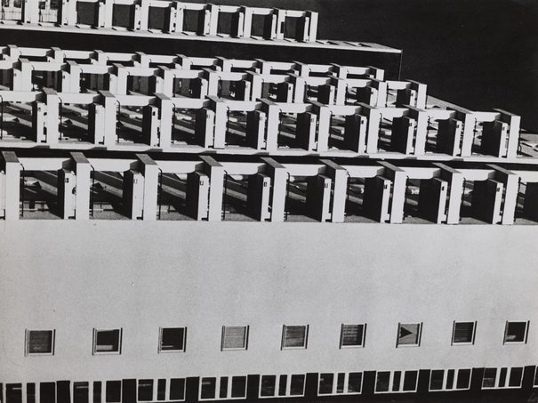 
                     
                     Edward Hartwig, Bloki mieszkalne osiedla 'Służew nad Dolinką', po 1978.
                     
                     