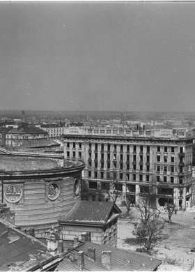 Panorama zniszczeń w rejonie placu Stanisława Małachowskiego