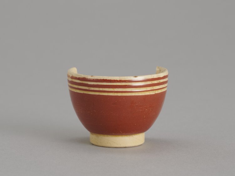 Filiżanka fajansowa