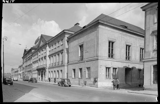Pałac Chodkiewiczów - Dom Rzemiosła przy ulicy Miodowej 14
