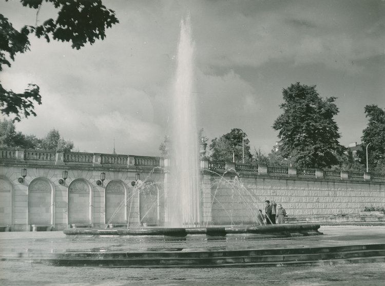 Fontanna w Centralnym Parku Kultury (ob. Marszałka Edwarda Rydza-Śmigłego)