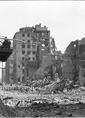 Ruiny zabudowy przy ulicy Świętokrzyskiej