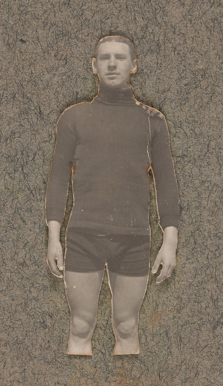 Album z fotografiami cyklistów na Dynasach