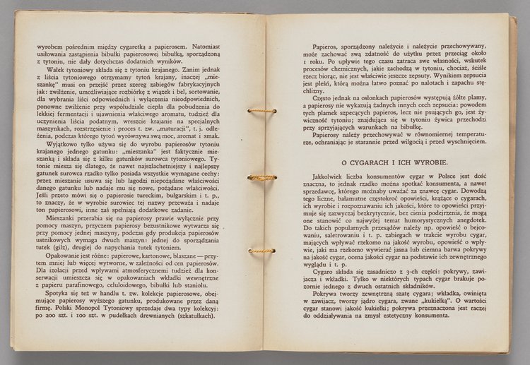Katalog p.t. 'Co palić w roku 1931. Ilustrowany Katalog Polskiego Monopolu Tytoniowego' wraz z ulotką reklamową papieru papierosowego 'AIDA'
