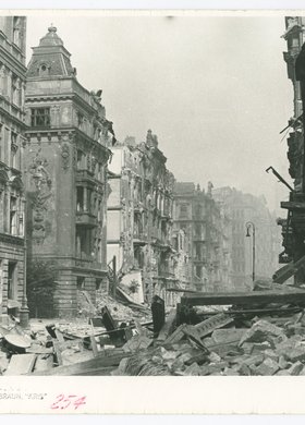 Zniszczenia zabudowy przy ulicy Szpitalnej