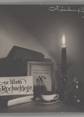 Martwa natura z ex librisem Romualda Rochackiego i świecą