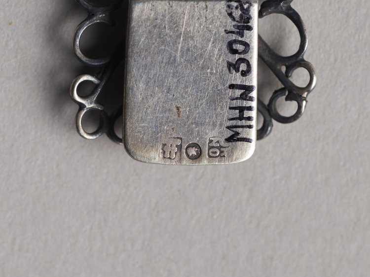 Bransoletka z ażurowych segmentów