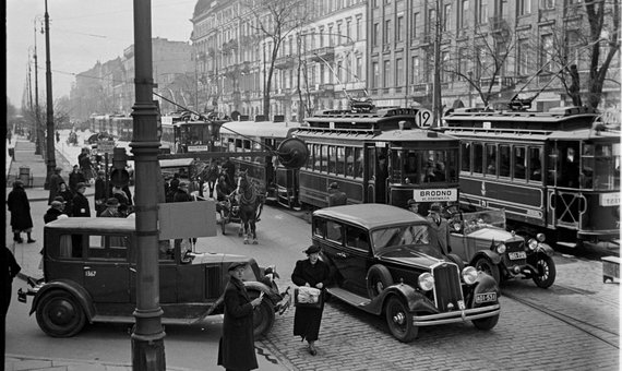 Ruch uliczny w Alejach Jerozolimskich