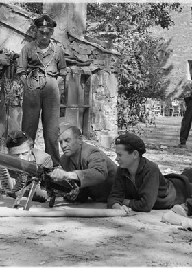 Nauka obsługi karabinu maszynowego MG 08/15