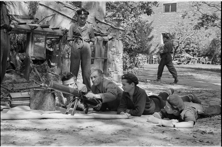 Nauka obsługi karabinu maszynowego MG 08/15