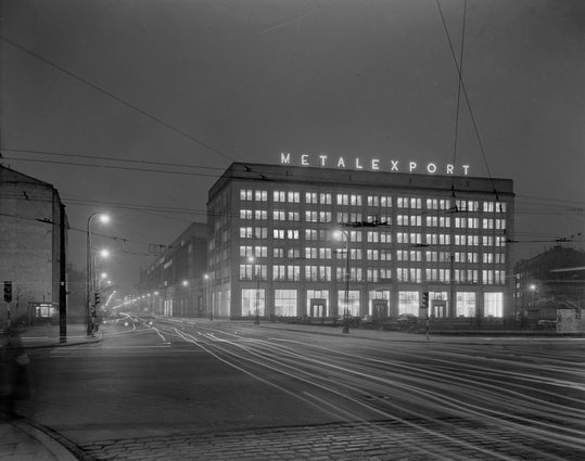 Biurowiec Metalexportu nocą