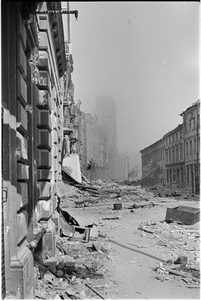 Zniszczenia zabudowy przy ulicy Szpitalnej