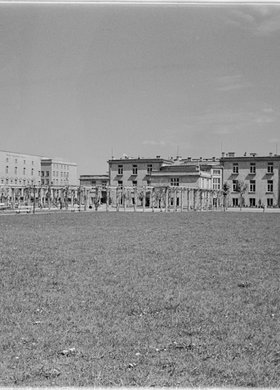 II Ośrodek Zdrowia i Opieki oraz gmach Wolnej Wszechnicy Polskiej przy ulicy Opaczewskiej