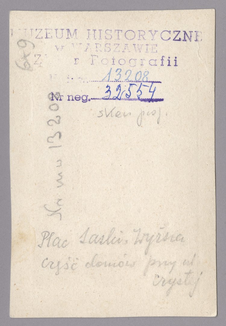 Pomnik generałów zabitych w 1830 roku i namioty wojsk rosyjskich na placu Saskim