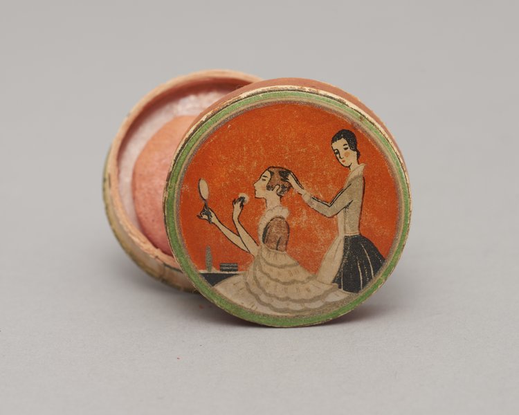 Pudełko z suchym różem firmy Warszawianka