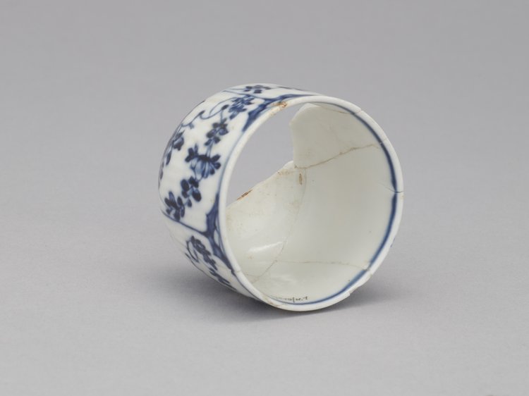 Filiżanka porcelanowa