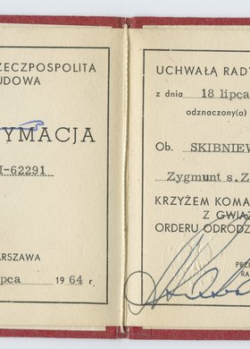 Ulica Krakowskie Przedmieście w pobliżu hotelu Bristol