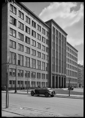 Ministerstwo Komunikacji przy ulicy Tytusa Chałubińskiego 4