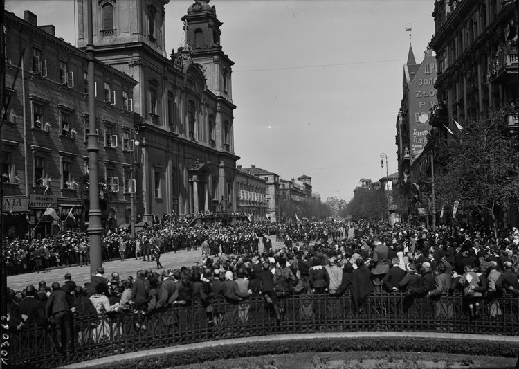 Pochód narodowy z okazji uchwalenia Konstytucji 3 Maja; Krakowskie Przedmieście