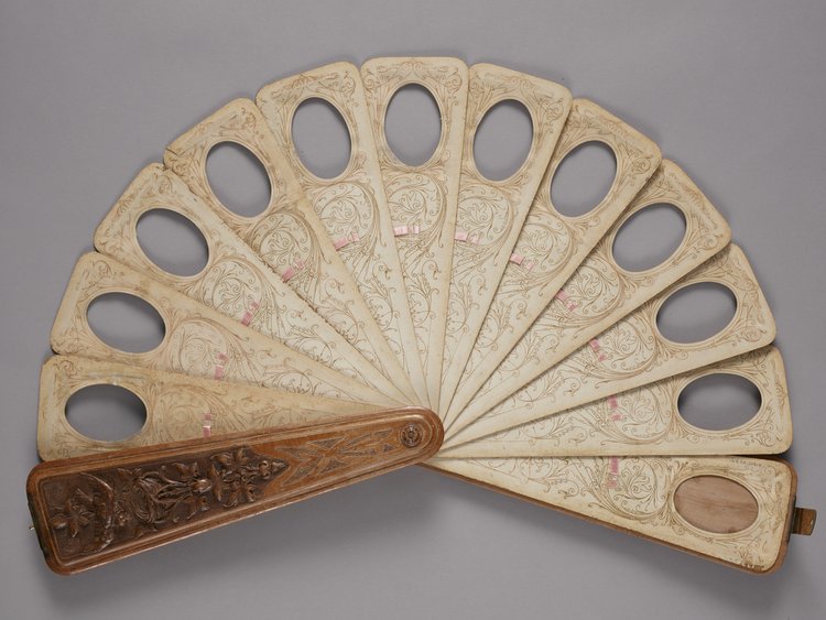 Album w formie wachlarza