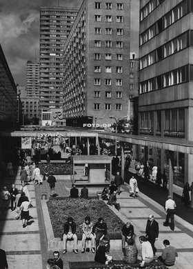 Śródmiejski Mall (currently Stefana “Wiecha” Wiecheckiego Mall)