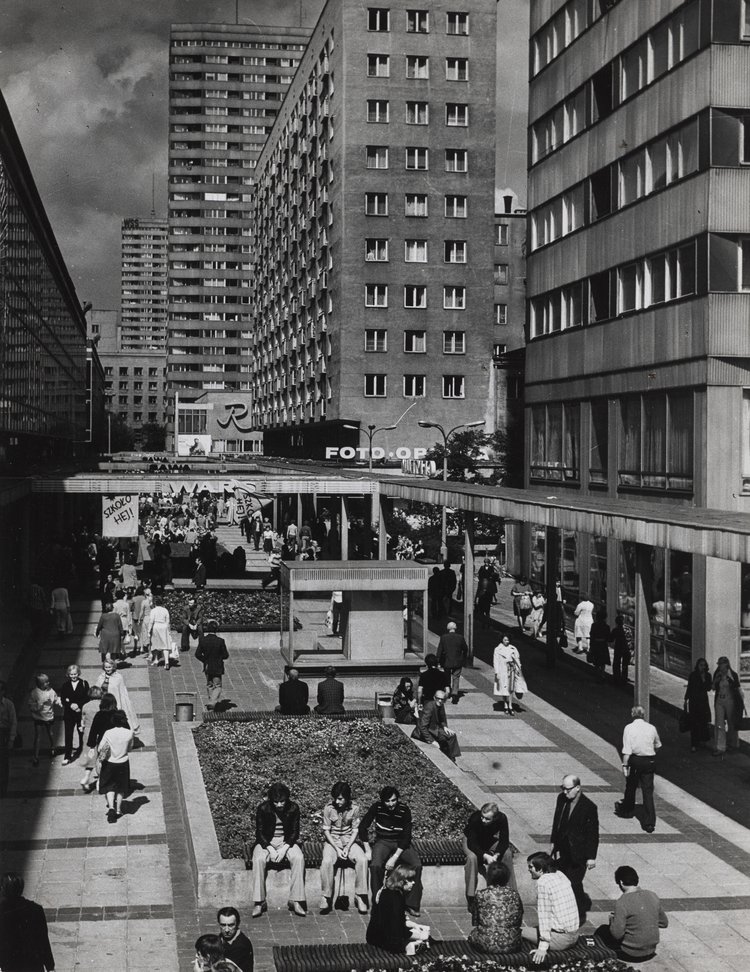Śródmiejski Mall (currently Stefana “Wiecha” Wiecheckiego Mall)