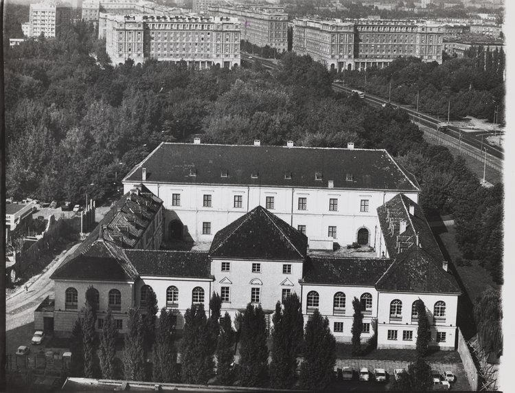 Warsaw Arsenal and Nowotki Street in an aerial view, a flipped image