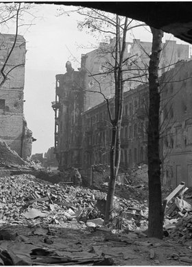 Ruiny zabudowy przy ulicy Wojciecha Górskiego