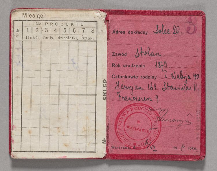 Legitymacja członkowska stolarza Władysława Lipińskiego i członków jego rodziny