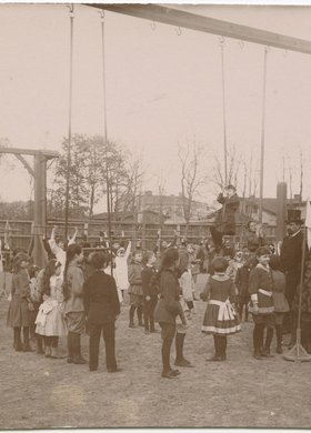 Zakład gimnastyczny Mariana Olszewskiego, popisy uczniów