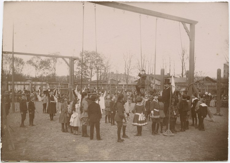 Zakład gimnastyczny Mariana Olszewskiego, popisy uczniów