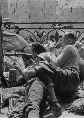 Stanowisko strzeleckie na balkonie w Alejach Jerozolimskich 22