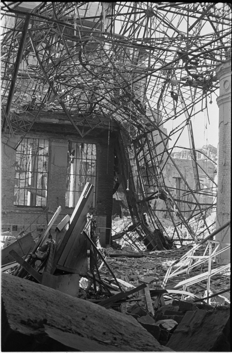 Ruiny gmachu Poczty Głównej