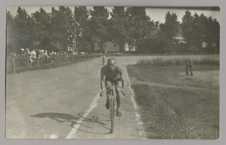 Zawody kolarskie na Dynasach